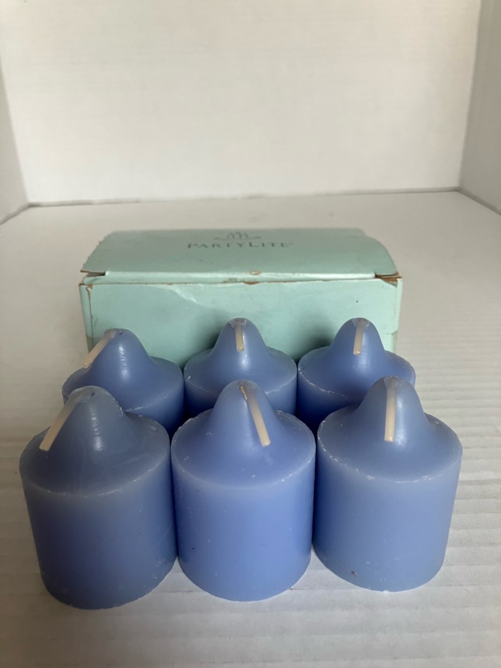 PartyLite Wild Lavender Votive Candle Set - 6 Pack with box - Picture 3 of 14